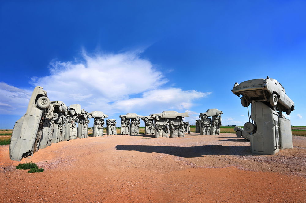 İngiltere’nin Stonehenge’i varsa, Amerika’nın Carhenge’i var!